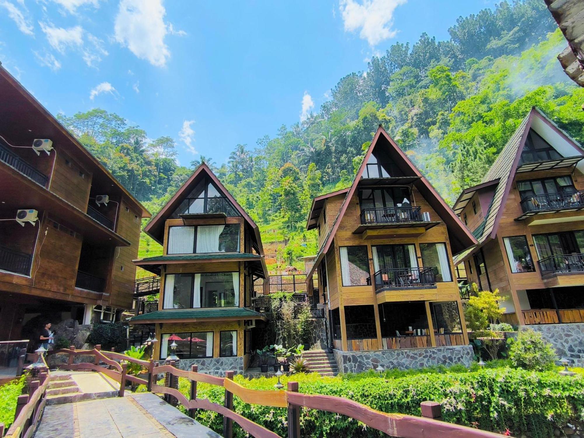 Bayan Village Baturraden Exteriér fotografie