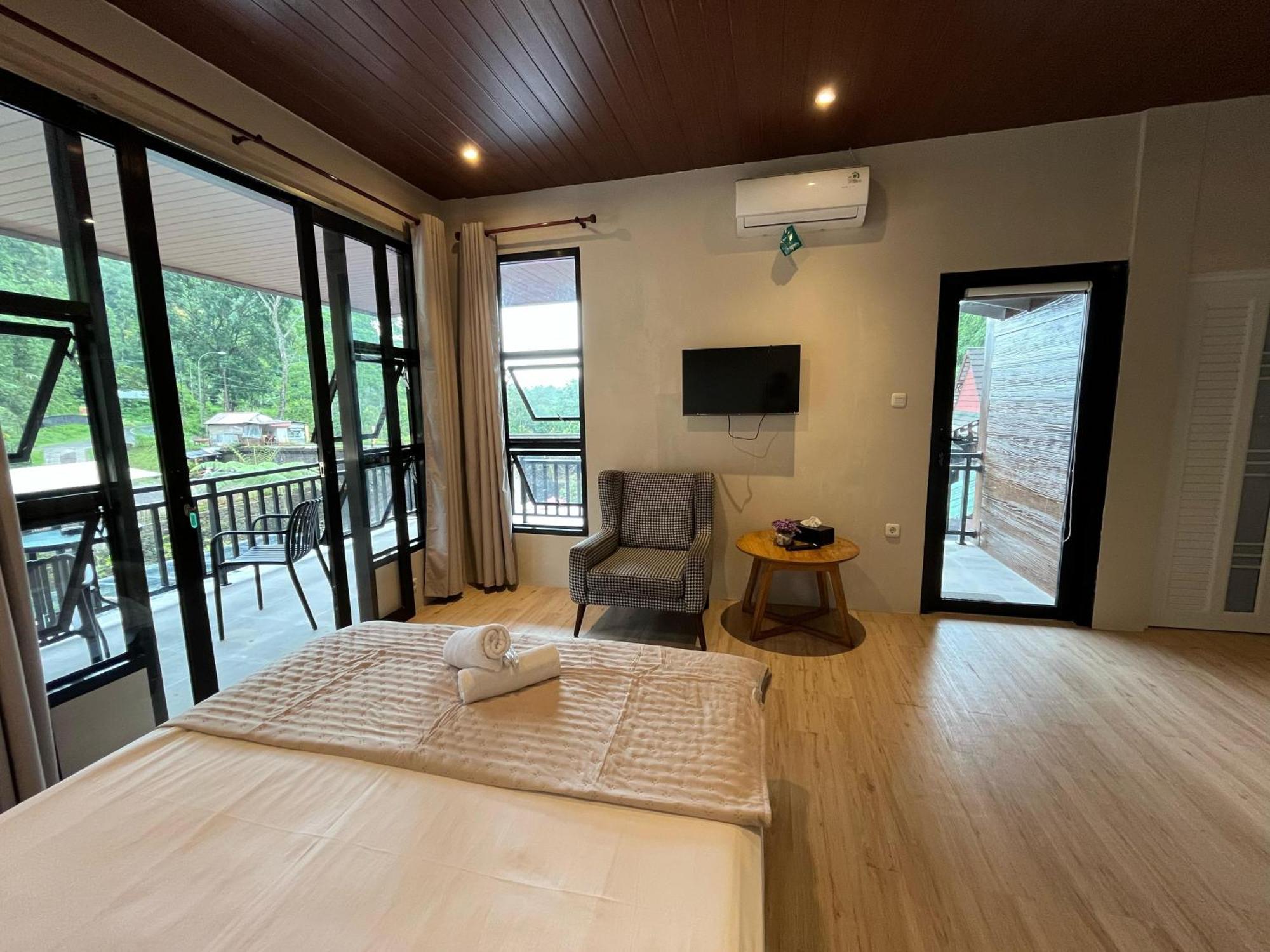 Bayan Village Baturraden Exteriér fotografie